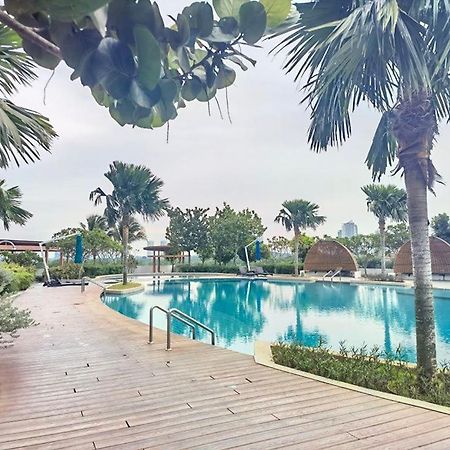 1519 Almas Suites Seaview Sunrise Netflix By Stay Nusajaya  Exterior foto