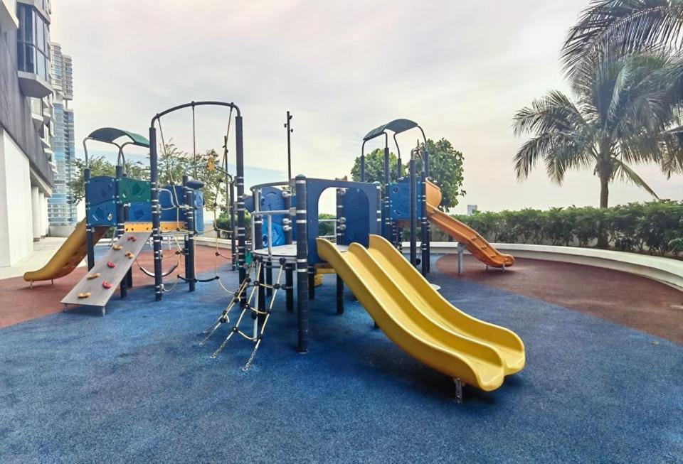 1519 Almas Suites Seaview Sunrise Netflix By Stay Nusajaya  Exterior foto
